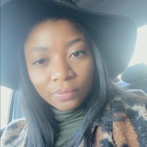 Meet your Posher, Dara